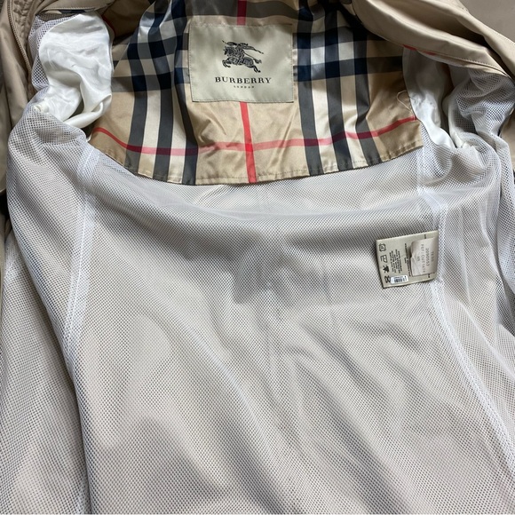 Burberry Tess Classic Trench Coat - Picture 10 of 15